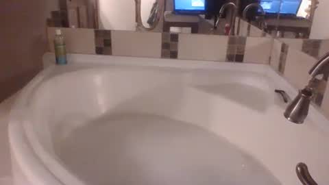 Snapshot of uncut4urbutt chatting on 12.24.24 uncut4urbutt online show from 12.24.24