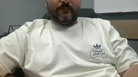 Snapshot of uncutdude321 chatting on 04.06.26 uncutdude321 online show from 04.06.26