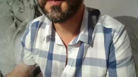 Snapshot of under_thedesk chatting on 10.14.25 Giov online show from 10.14.25