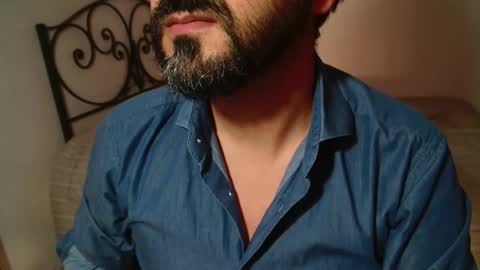 Snapshot of under_thedesk chatting on 10.27.25 Giov online show from 10.27.25