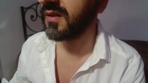 Snapshot of under_thedesk chatting on 11.17.25 Giov online show from 11.17.25