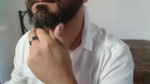 Snapshot of under_thedesk chatting on 12.02.25 Giov online show from 12.02.25