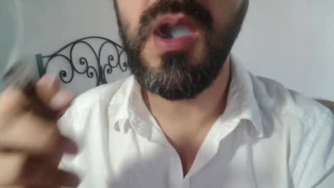 Snapshot of under_thedesk chatting on 12.05.25 Giov online show from 12.05.25