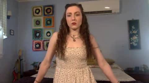 Lola Moonstone online show from 02.13.26