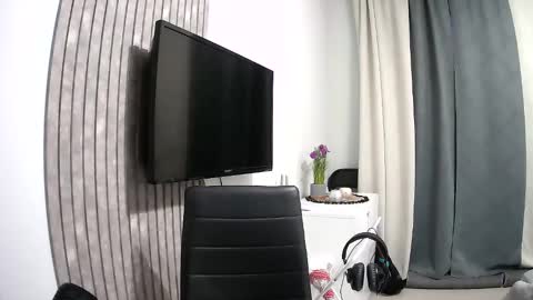 Snapshot of unnknow2024 chatting on 02.26.25 SlavaVibes online show from 02.26.25