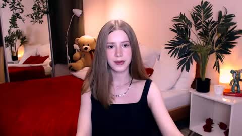 Snapshot of unreal_lady chatting on 06.28.26 unreal_lady online show from 06.28.26