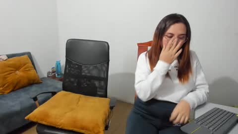 Snapshot of until_wet chatting on 02.15.25 Kary and jhoa online show from 02.15.25