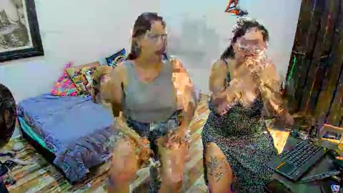 Snapshot of until_wet chatting on 11.15.25 Kary and jhoa online show from 11.15.25