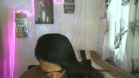 ur_dazzlingmorenaxx online show from 04.28.26