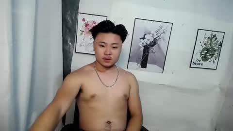 Snapshot of ur_hotguy chatting on 09.17.25 ur_hotguy online show from 09.17.25