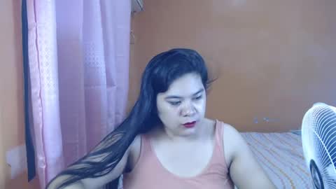 Snapshot of ur_hotsexymaria chatting on 06.15.26 ur_hotsexymaria online show from 06.15.26