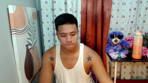 Snapshot of ur_pinoydave chatting on 02.05.25 Dave online show from 02.05.25