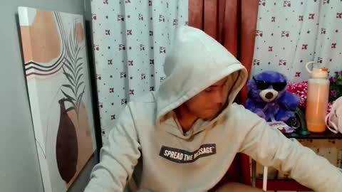 Snapshot of ur_pinoydave chatting on 02.06.25 Dave online show from 02.06.25