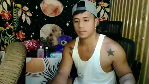 Snapshot of ur_pinoydave chatting on 12.20.25 Dave online show from 12.20.25