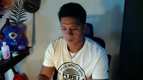 Snapshot of ur_pinoydave chatting on 02.20.26 Dave online show from 02.20.26