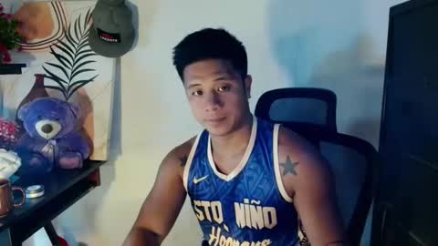 Snapshot of ur_pinoydave chatting on 02.24.26 Dave online show from 02.24.26