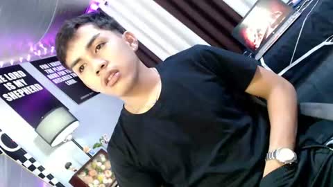 ur_shan21 online show from 08.04.26