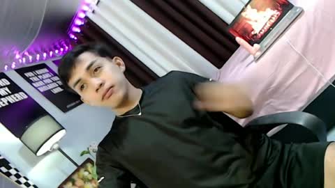 ur_shan21 online show from 08.06.26