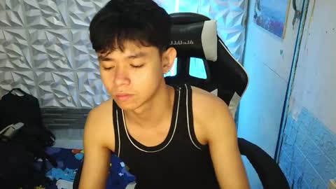 Snapshot of ur_younngtwinkxxx chatting on 02.05.26 Ken online show from 02.05.26