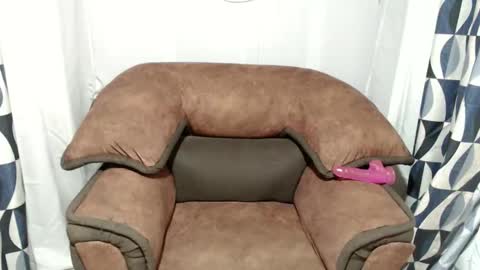 Snapshot of urasian_cassey chatting on 10.13.25 urasian_cassey online show from 10.13.25