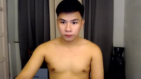 Snapshot of urasian_hardcockxx chatting on 02.18.25 milly online show from 02.18.25