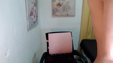 Snapshot of urasian_john20 chatting on 10.29.25 urasian_john20 online show from 10.29.25