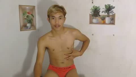 Snapshot of urasian_jomarie chatting on 05.15.26 urasian_jomarie online show from 05.15.26