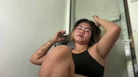 Snapshot of urasianblairexxx chatting on 05.19.26 urasianblairexxx online show from 05.19.26
