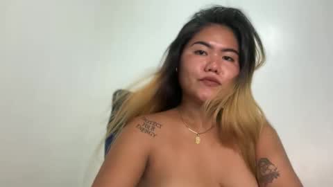 Snapshot of urasianblairexxx chatting on 05.28.26 urasianblairexxx online show from 05.28.26