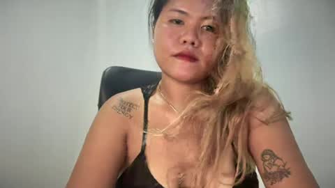Snapshot of urasianblairexxx chatting on 06.18.26 urasianblairexxx online show from 06.18.26