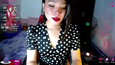 Snapshot of urasiansweet_cummer chatting on 06.17.26 KENDRA online show from 06.17.26