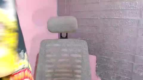 Snapshot of urbabyhorny17 chatting on 12.16.24 Clara online show from 12.16.24