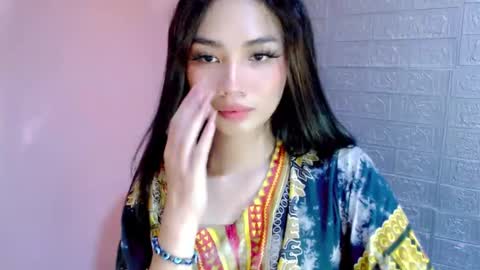 Snapshot of urbabyhorny17 chatting on 01.23.25 Clara online show from 01.23.25