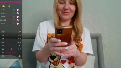 Snapshot of urbadkitty chatting on 12.11.24 urbadkitty online show from 12.11.24