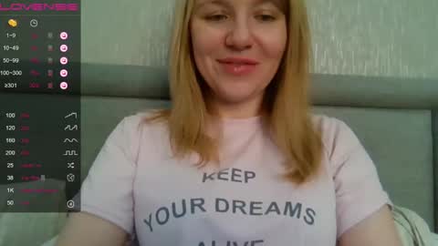 Snapshot of urbadkitty chatting on 12.19.24 urbadkitty online show from 12.19.24