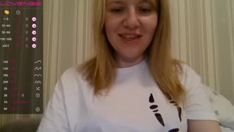 Snapshot of urbadkitty chatting on 12.24.24 urbadkitty online show from 12.24.24