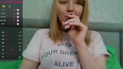 Snapshot of urbadkitty chatting on 12.28.24 urbadkitty online show from 12.28.24