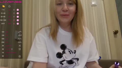 Snapshot of urbadkitty chatting on 01.11.25 urbadkitty online show from 01.11.25