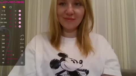 Snapshot of urbadkitty chatting on 01.12.25 urbadkitty online show from 01.12.25