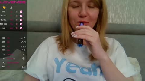 Snapshot of urbadkitty chatting on 01.14.25 urbadkitty online show from 01.14.25