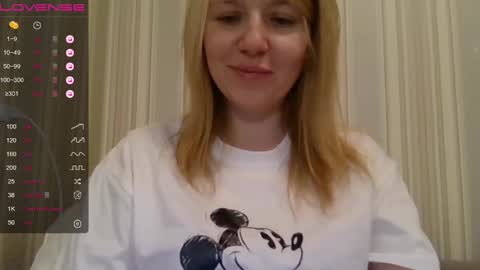 Snapshot of urbadkitty chatting on 01.17.25 urbadkitty online show from 01.17.25