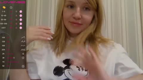 Snapshot of urbadkitty chatting on 03.01.25 urbadkitty online show from 03.01.25