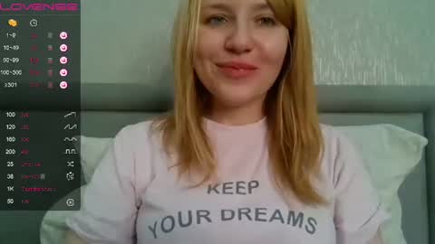 Snapshot of urbadkitty chatting on 03.05.25 urbadkitty online show from 03.05.25