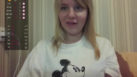 Snapshot of urbadkitty chatting on 09.19.25 urbadkitty online show from 09.19.25