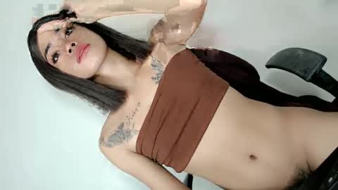 Snapshot of urbitch_haley69xx chatting on 02.05.25 Haley Mhate online show from 02.05.25