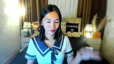 Snapshot of urblossom_princess chatting on 10.26.25 urblossom_princess online show from 10.26.25
