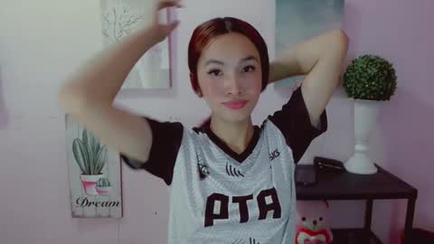 Snapshot of urblossom_princess chatting on 05.25.26 urblossom_princess online show from 05.25.26