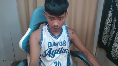 Snapshot of urcutejason chatting on 09.13.25 jason online show from 09.13.25