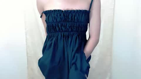 urcutie_ayah online show from 11.17.25