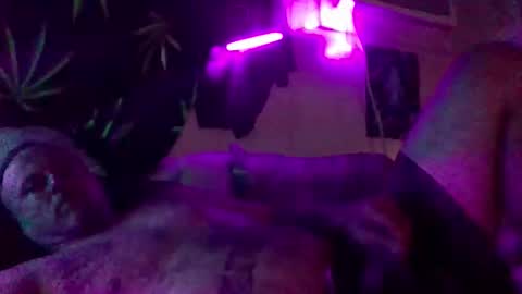 Snapshot of urdaddy875867 chatting on 11.12.25 urdaddy875867 online show from 11.12.25